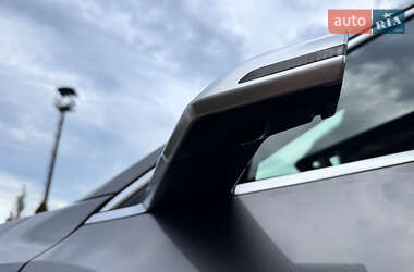 Позашляховик / Кросовер Audi e-tron 2020 в 