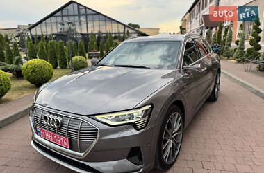 Позашляховик / Кросовер Audi e-tron 2020 в 