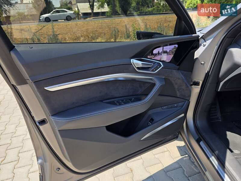 Позашляховик / Кросовер Audi e-tron 2019 в Одесі