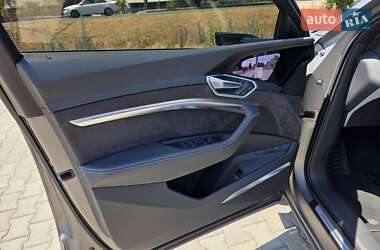 Внедорожник / Кроссовер Audi e-tron 2019 в 