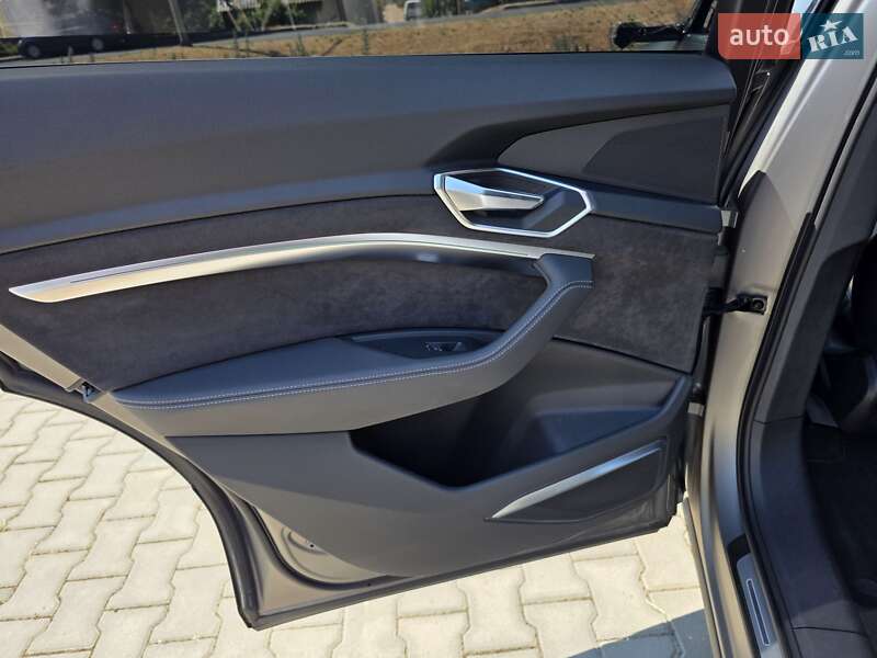 Внедорожник / Кроссовер Audi e-tron 2019 в Одессе