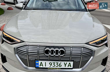 Позашляховик / Кросовер Audi e-tron 2020 в 