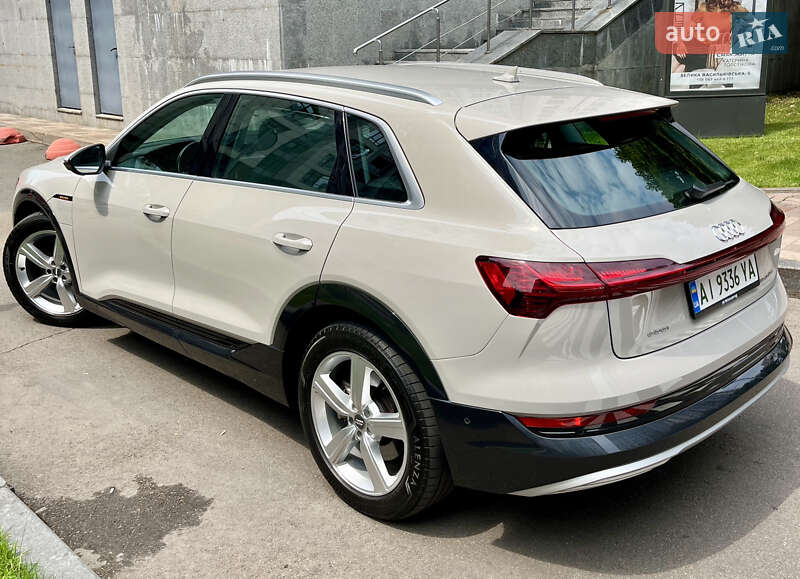 Внедорожник / Кроссовер Audi e-tron 2020 в Киеве