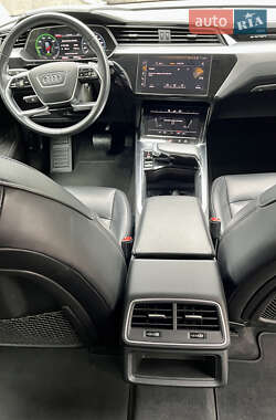 Позашляховик / Кросовер Audi e-tron 2020 в 