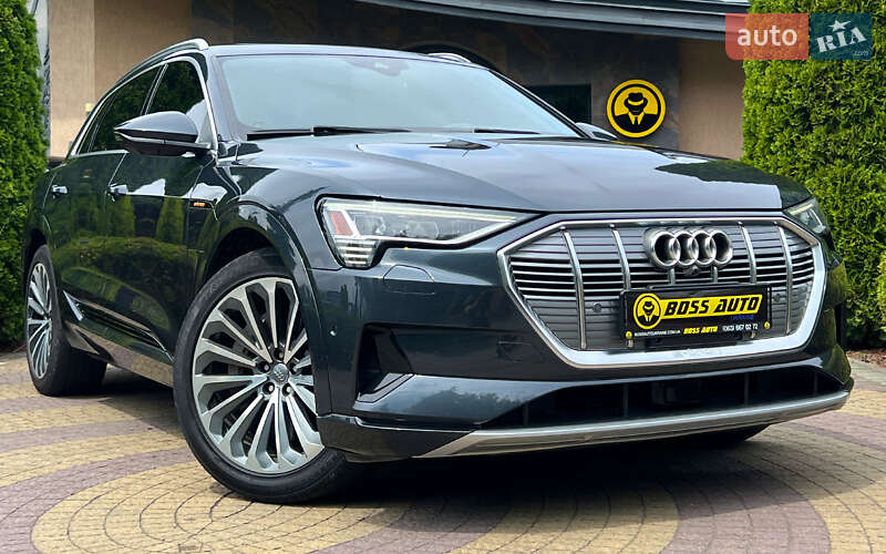 Позашляховик / Кросовер Audi e-tron 2019 в 