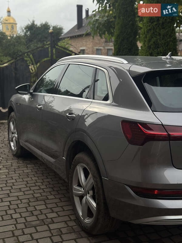 Внедорожник / Кроссовер Audi e-tron 2020 в Коломые