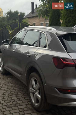 Внедорожник / Кроссовер Audi e-tron 2020 в 