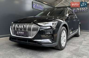 Внедорожник / Кроссовер Audi e-tron 2020 в 
