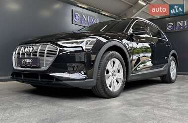 Внедорожник / Кроссовер Audi e-tron 2020 в 