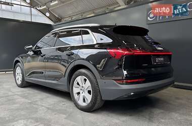 Внедорожник / Кроссовер Audi e-tron 2020 в 