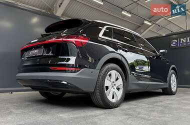Внедорожник / Кроссовер Audi e-tron 2020 в 