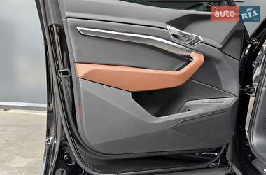 Внедорожник / Кроссовер Audi e-tron 2020 в 