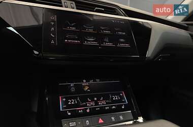 Внедорожник / Кроссовер Audi e-tron 2020 в 