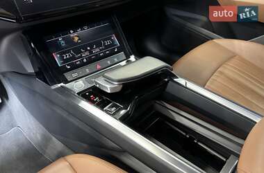 Внедорожник / Кроссовер Audi e-tron 2020 в 