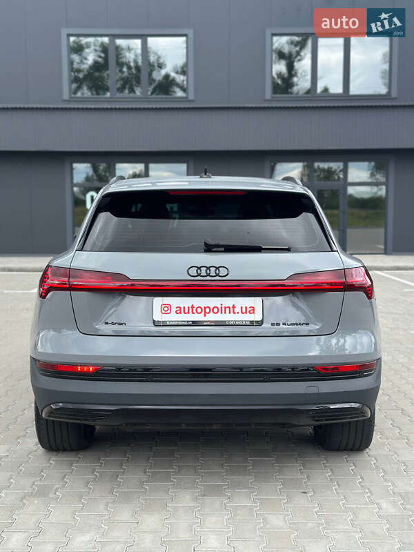 Позашляховик / Кросовер Audi e-tron 2020 в Білогородці