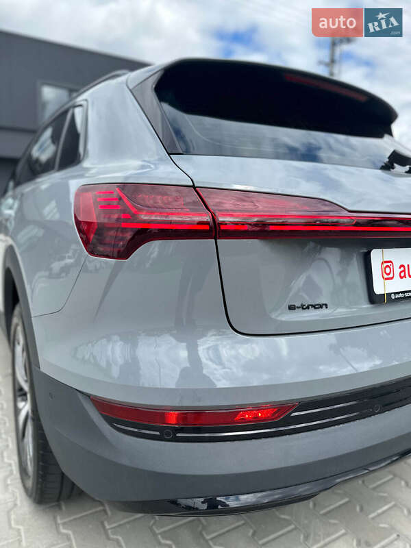 Позашляховик / Кросовер Audi e-tron 2020 в Білогородці