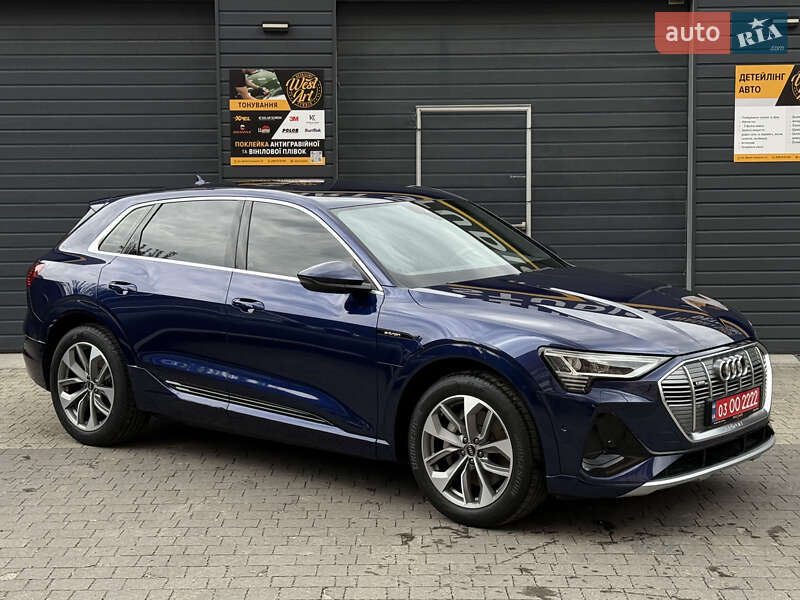 Позашляховик / Кросовер Audi e-tron 2022 в Мукачевому