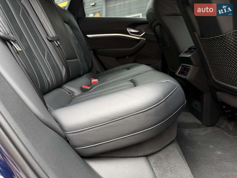 Позашляховик / Кросовер Audi e-tron 2022 в Мукачевому