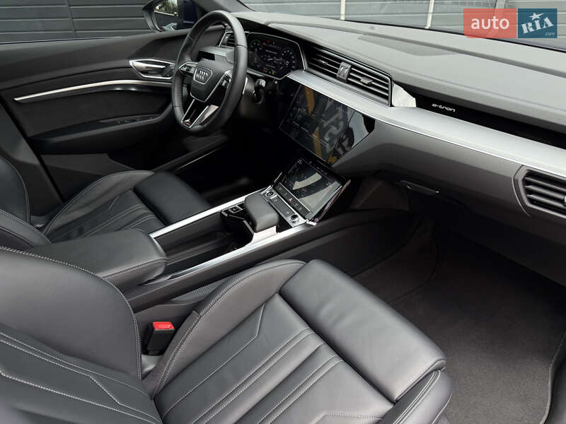 Позашляховик / Кросовер Audi e-tron 2022 в Мукачевому