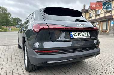 Внедорожник / Кроссовер Audi e-tron 2020 в 