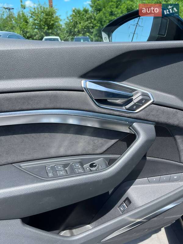 Внедорожник / Кроссовер Audi e-tron 2021 в Львове