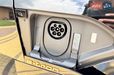 Позашляховик / Кросовер Audi e-tron 2021 в 