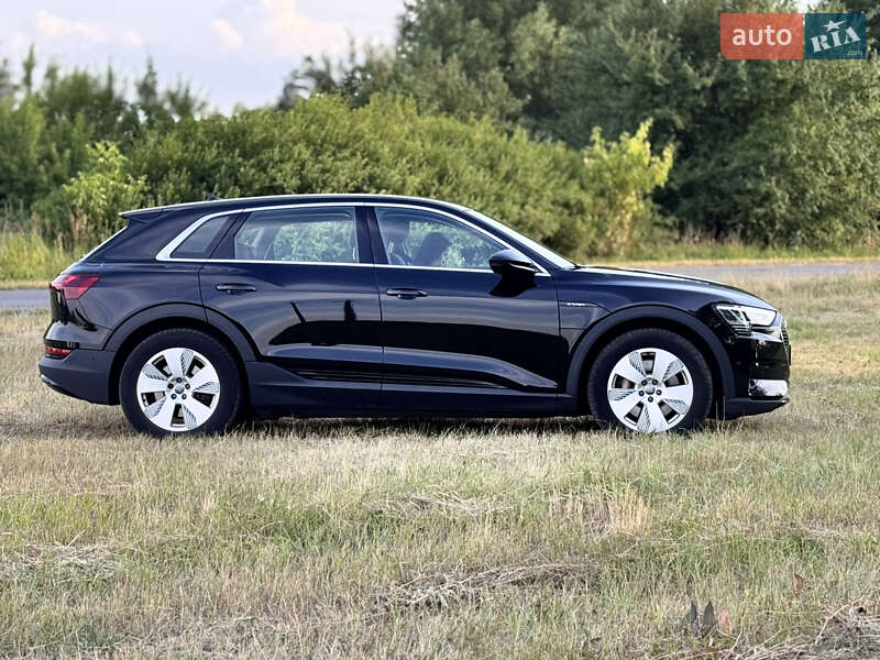 Позашляховик / Кросовер Audi e-tron 2019 в Козятині