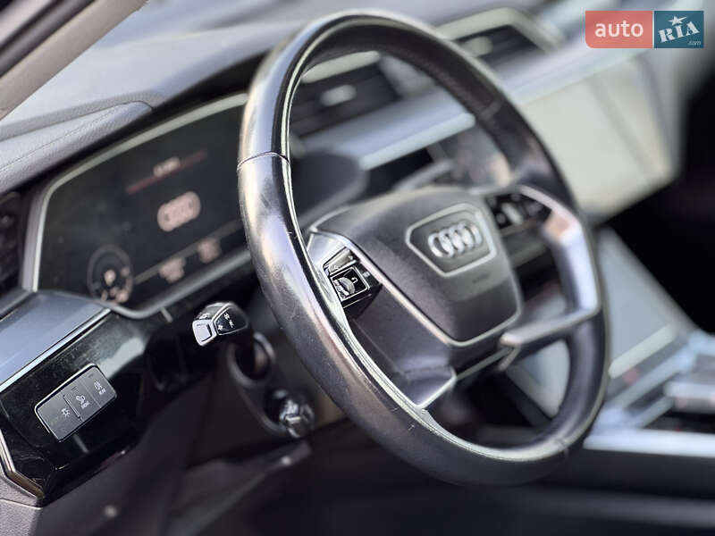 Позашляховик / Кросовер Audi e-tron 2019 в Козятині