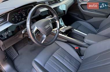 Внедорожник / Кроссовер Audi e-tron 2020 в 