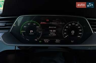 Внедорожник / Кроссовер Audi e-tron 2020 в 