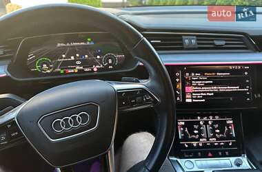Позашляховик / Кросовер Audi e-tron 2019 в 