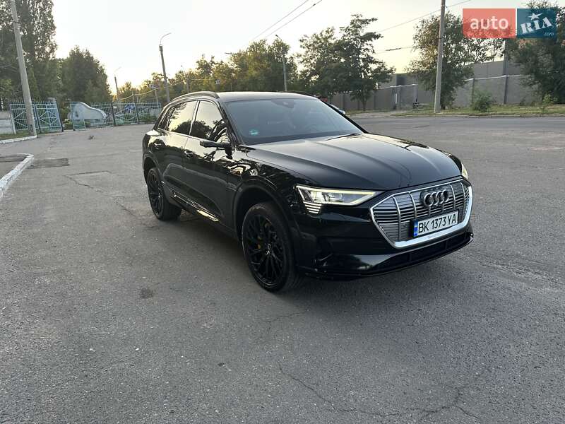Audi e-tron 2019