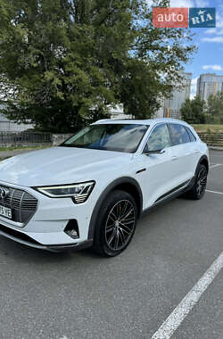 Внедорожник / Кроссовер Audi e-tron 2019 в 