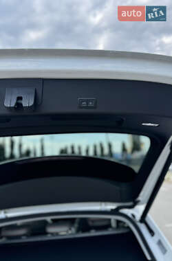 Внедорожник / Кроссовер Audi e-tron 2019 в 