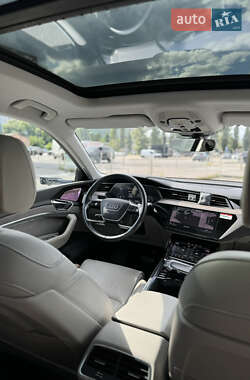 Внедорожник / Кроссовер Audi e-tron 2019 в 
