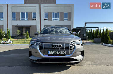 Внедорожник / Кроссовер Audi e-tron 2020 в 
