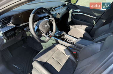 Внедорожник / Кроссовер Audi e-tron 2020 в 
