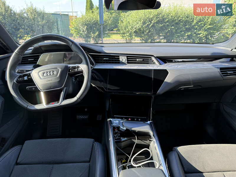 Позашляховик / Кросовер Audi e-tron 2020 в Києві