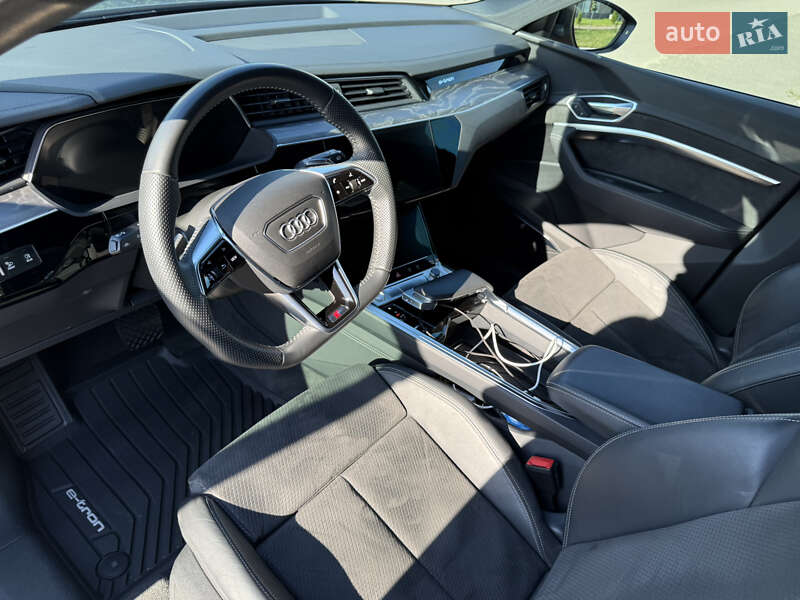 Позашляховик / Кросовер Audi e-tron 2020 в Києві