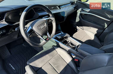 Внедорожник / Кроссовер Audi e-tron 2020 в 