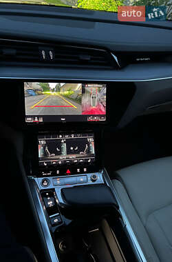 Внедорожник / Кроссовер Audi e-tron 2020 в 