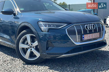 Внедорожник / Кроссовер Audi e-tron 2021 в 