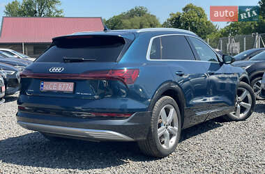 Внедорожник / Кроссовер Audi e-tron 2021 в 