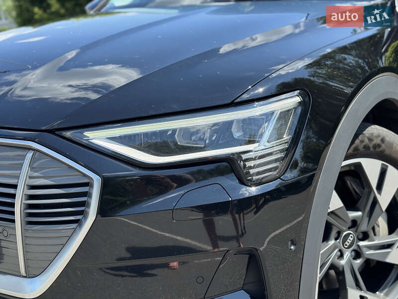 Внедорожник / Кроссовер Audi e-tron 2021 в Киеве