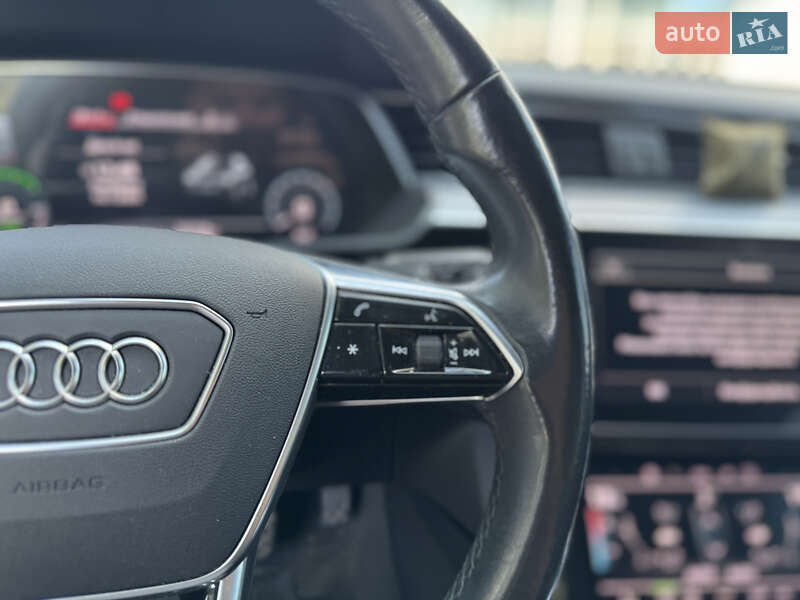Внедорожник / Кроссовер Audi e-tron 2021 в Киеве