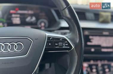 Позашляховик / Кросовер Audi e-tron 2021 в 