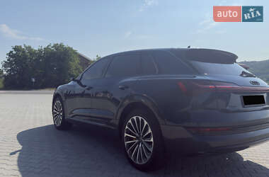 Позашляховик / Кросовер Audi e-tron 2019 в 