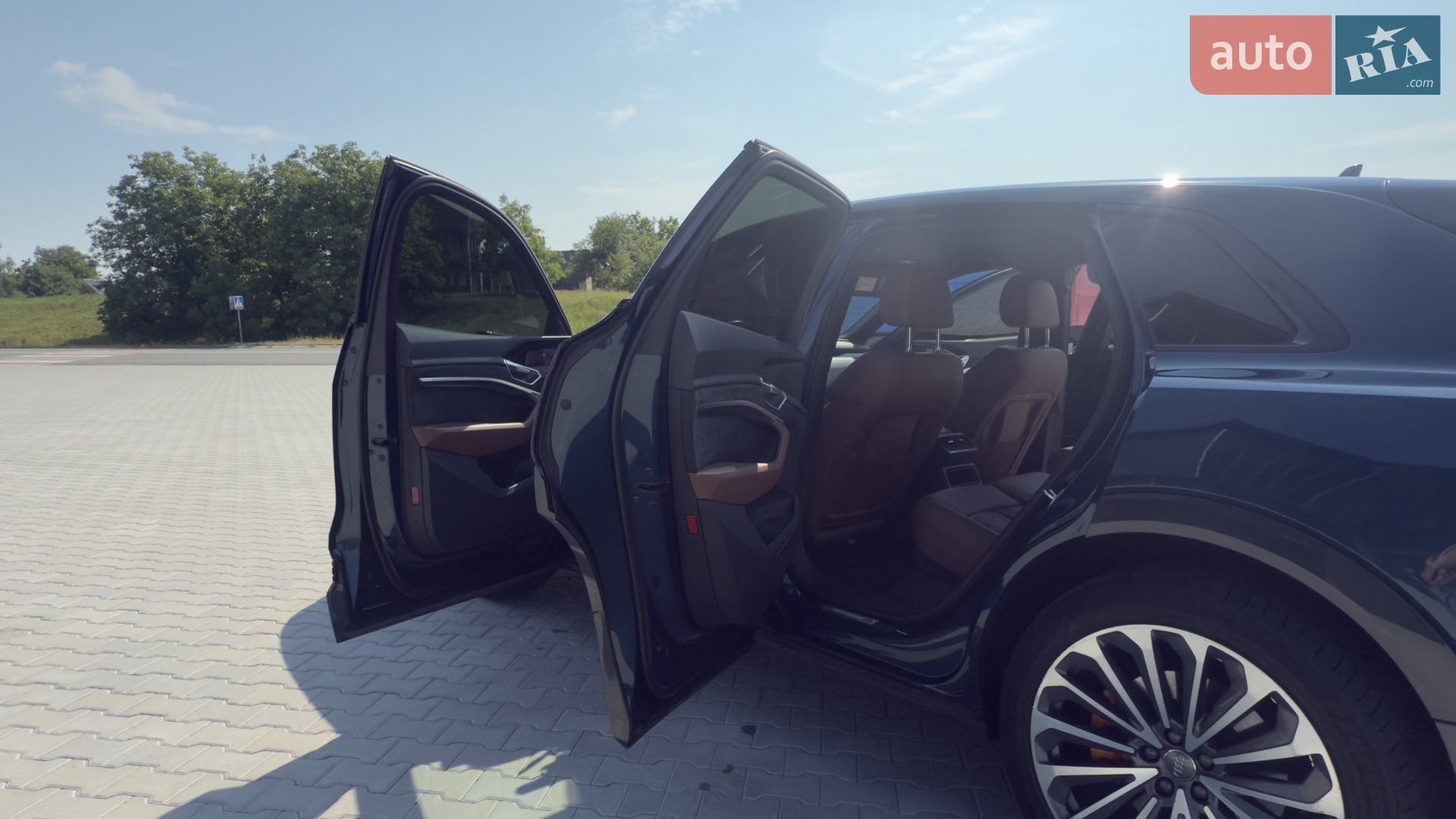 2019 Audi e-tron - мініатюра 12