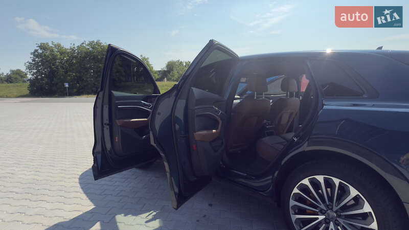 Позашляховик / Кросовер Audi e-tron 2019 в Чернівцях