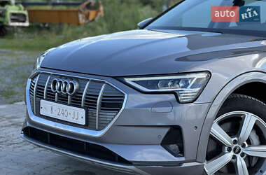 Внедорожник / Кроссовер Audi e-tron 2021 в 